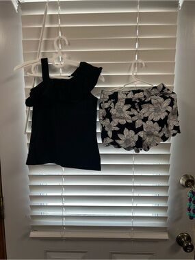 crown & ivy Black One-Shoulder Ruffle Camisole with Black & White Floral Shorts